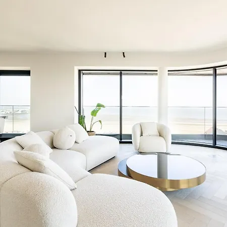 Unique Penthouse With Sublime Sea Views *