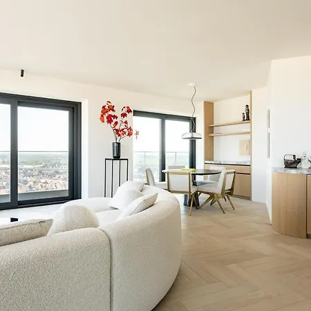 Unique Penthouse With Sublime Sea Views דירה *