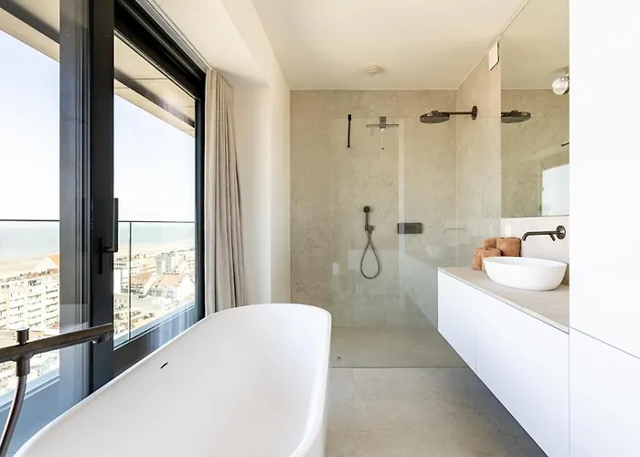 Unique Penthouse With Sublime Sea Views Appartement *